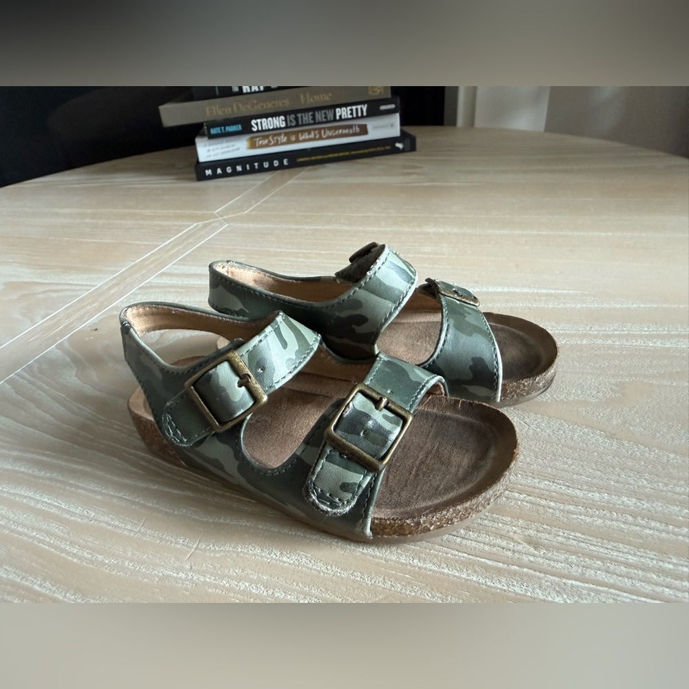 Cat & Jack|Baby boy/toddler sandals in Camo,Double Buckle straps-Green Camo•••7